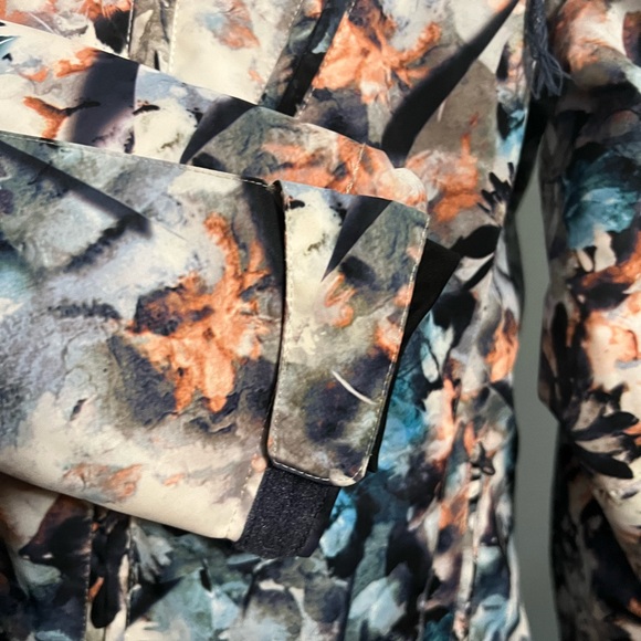 Roxy Dry Flight Technology Multicolor Floral Winter Hooded Coat NWOT - Picture 4 of 9